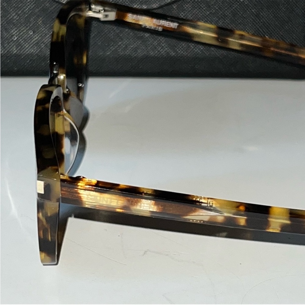 Saint Laurent tortoise shell sunglasses - Picture 4 of 7